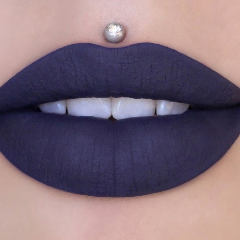 Medusa Jeffree Star Velour Liquid Lip Blue Gray